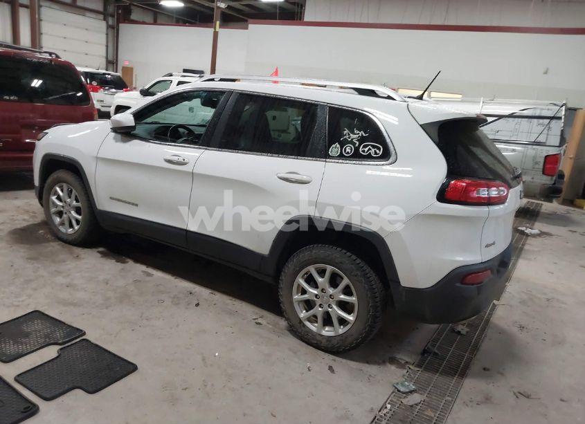 Photo 3 of 2015 Jeep Cherokee LATITUDE (VIN 1C4PJMCS5FW558660)
