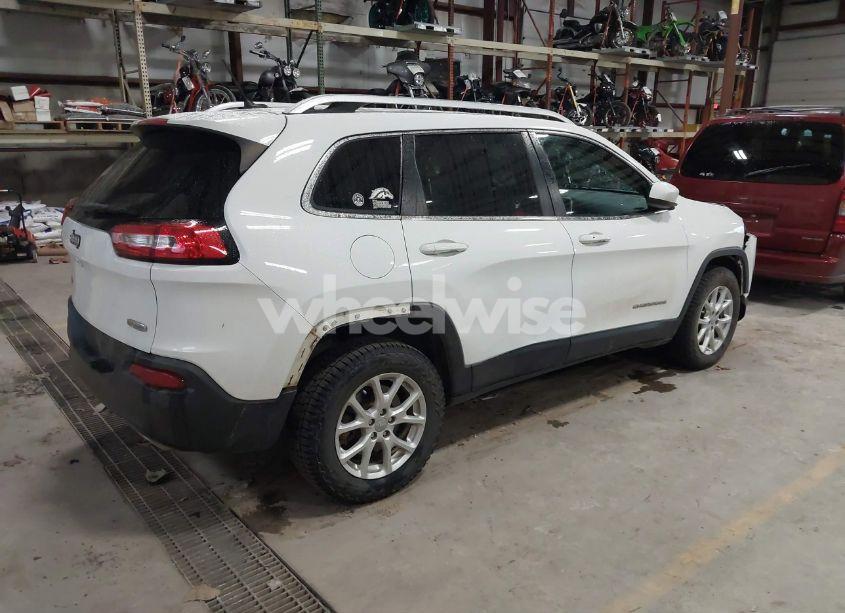 Photo 4 of 2015 Jeep Cherokee LATITUDE (VIN 1C4PJMCS5FW558660)