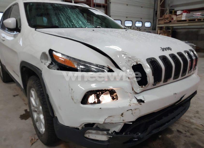 Photo 6 of 2015 Jeep Cherokee LATITUDE (VIN 1C4PJMCS5FW558660)