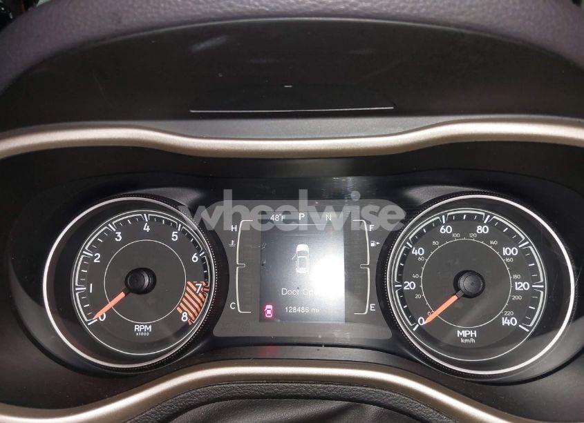 Photo 7 of 2015 Jeep Cherokee LATITUDE (VIN 1C4PJMCS5FW558660)