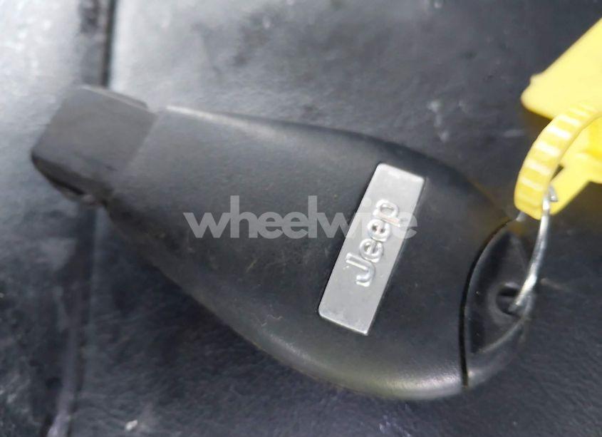 Photo 11 of 2015 Jeep Cherokee LATITUDE (VIN 1C4PJMCS5FW648861)