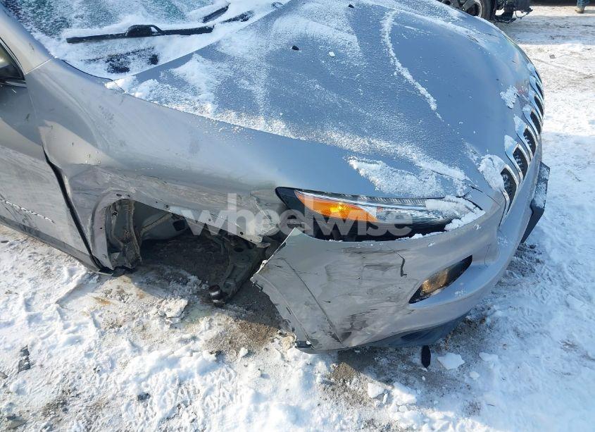 Photo 6 of 2015 Jeep Cherokee LATITUDE (VIN 1C4PJMCS5FW648861)