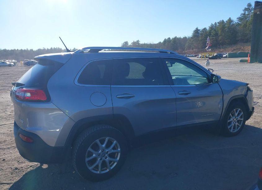 Photo 13 of 2016 Jeep Cherokee LATITUDE (VIN 1C4PJMCS5GW169454)