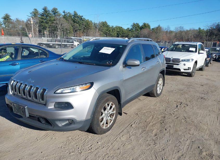 Photo 2 of 2016 Jeep Cherokee LATITUDE (VIN 1C4PJMCS5GW169454)