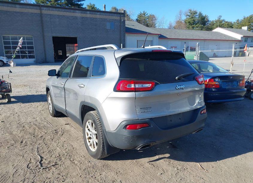 Photo 3 of 2016 Jeep Cherokee LATITUDE (VIN 1C4PJMCS5GW169454)