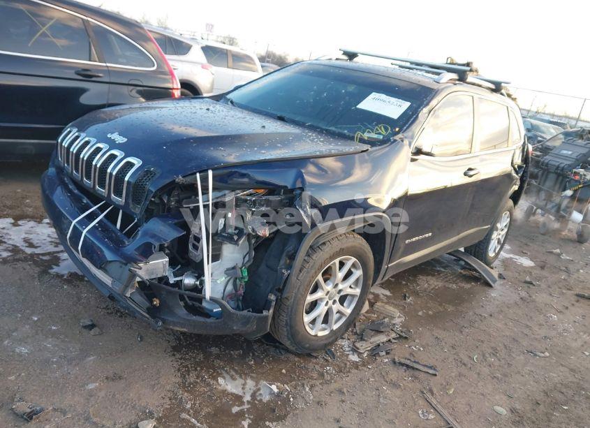 Photo 2 of 2016 Jeep Cherokee LATITUDE (VIN 1C4PJMCS5GW187937)