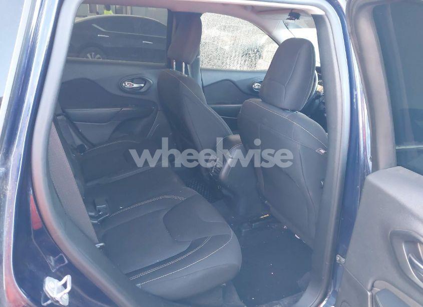 Photo 8 of 2016 Jeep Cherokee LATITUDE (VIN 1C4PJMCS5GW187937)