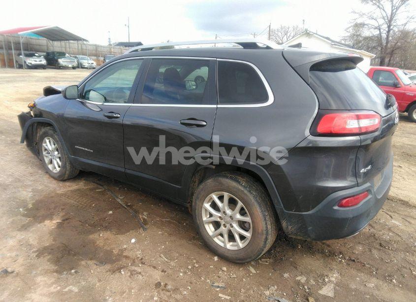 Photo 3 of 2016 Jeep Cherokee LATITUDE (VIN 1C4PJMCS5GW206129)