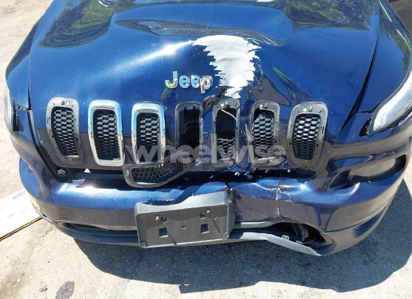 Photo 6 of 2016 Jeep Cherokee LATITUDE (VIN 1C4PJMCS5GW209340)