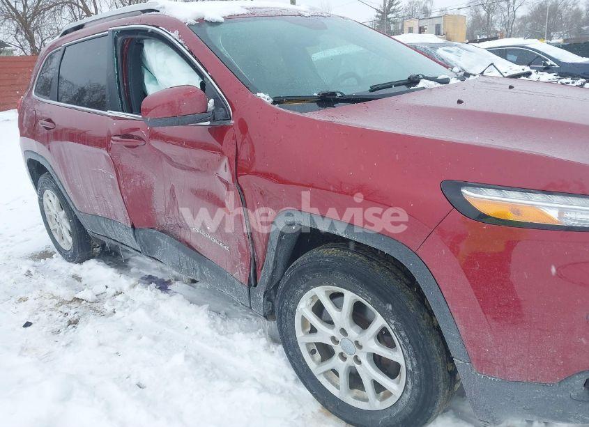Photo 6 of 2016 Jeep Cherokee LATITUDE (VIN 1C4PJMCS5GW277895)