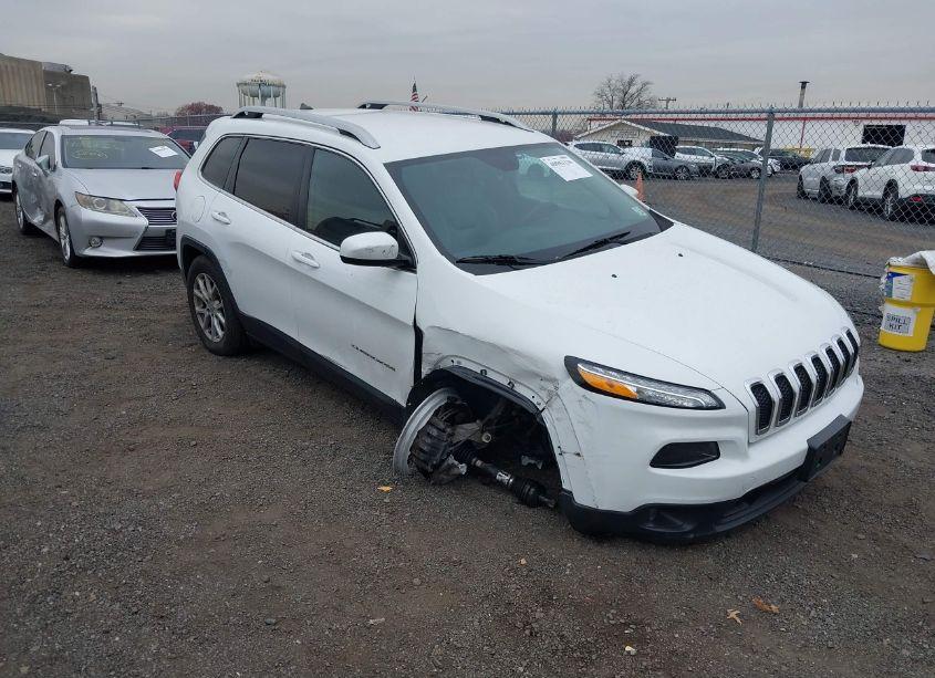 2017 Jeep Cherokee LATITUDE 4X4 (VIN 1C4PJMCS5HW576160) main photo