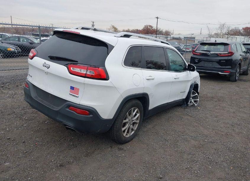 Photo 4 of 2017 Jeep Cherokee LATITUDE 4X4 (VIN 1C4PJMCS5HW576160)