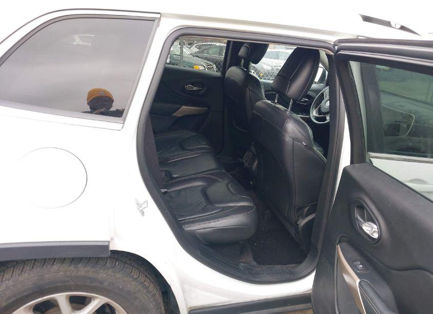 Photo 8 of 2017 Jeep Cherokee LATITUDE 4X4 (VIN 1C4PJMCS5HW576160)