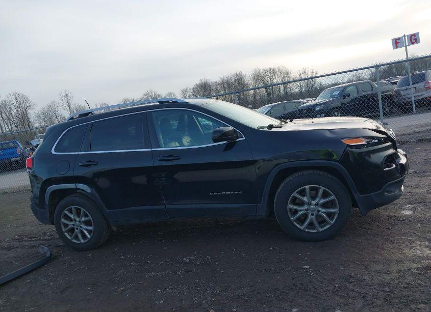 Photo 13 of 2017 Jeep Cherokee LATITUDE 4X4 (VIN 1C4PJMCS5HW639029)