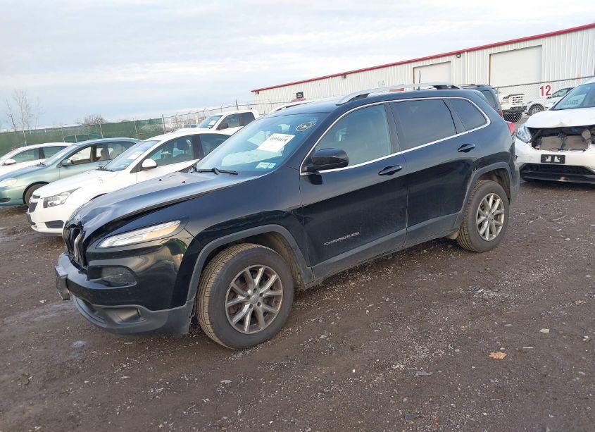 Photo 2 of 2017 Jeep Cherokee LATITUDE 4X4 (VIN 1C4PJMCS5HW639029)