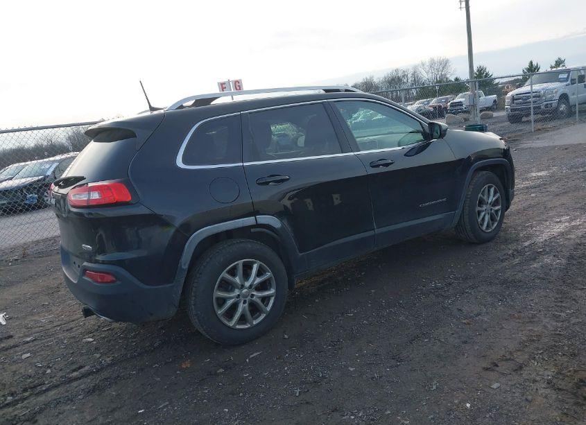 Photo 4 of 2017 Jeep Cherokee LATITUDE 4X4 (VIN 1C4PJMCS5HW639029)