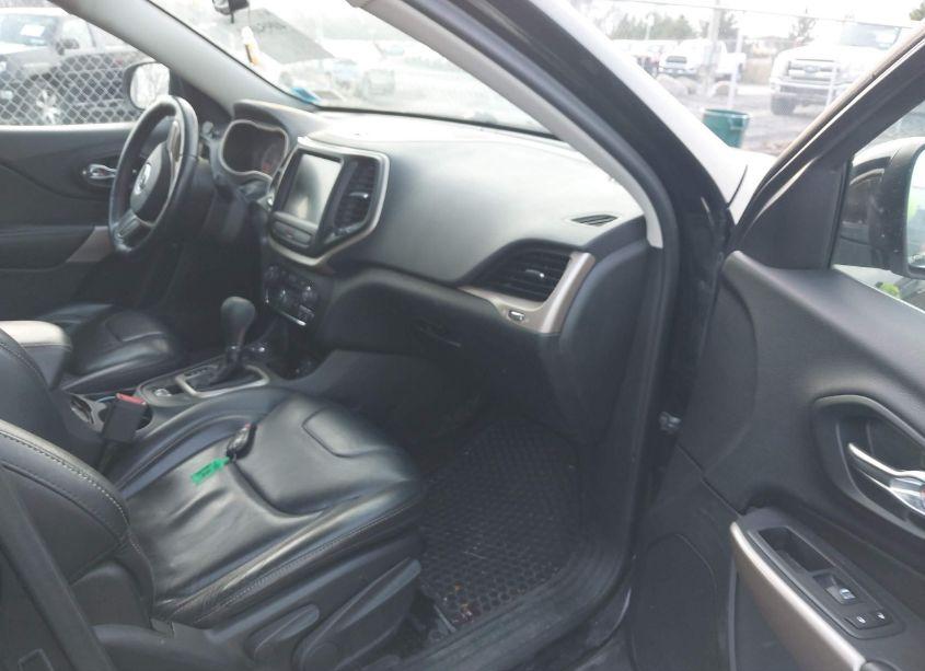 Photo 5 of 2017 Jeep Cherokee LATITUDE 4X4 (VIN 1C4PJMCS5HW639029)