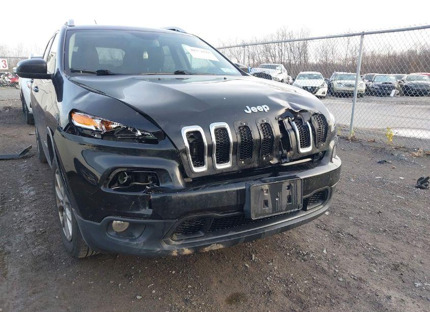 Photo 6 of 2017 Jeep Cherokee LATITUDE 4X4 (VIN 1C4PJMCS5HW639029)