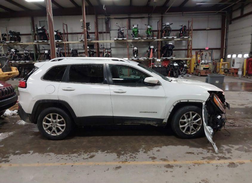 Photo 13 of 2014 Jeep Cherokee LATITUDE (VIN 1C4PJMCS6EW179553)
