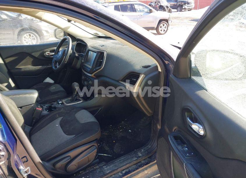 Photo 5 of 2014 Jeep Cherokee LATITUDE (VIN 1C4PJMCS6EW181870)