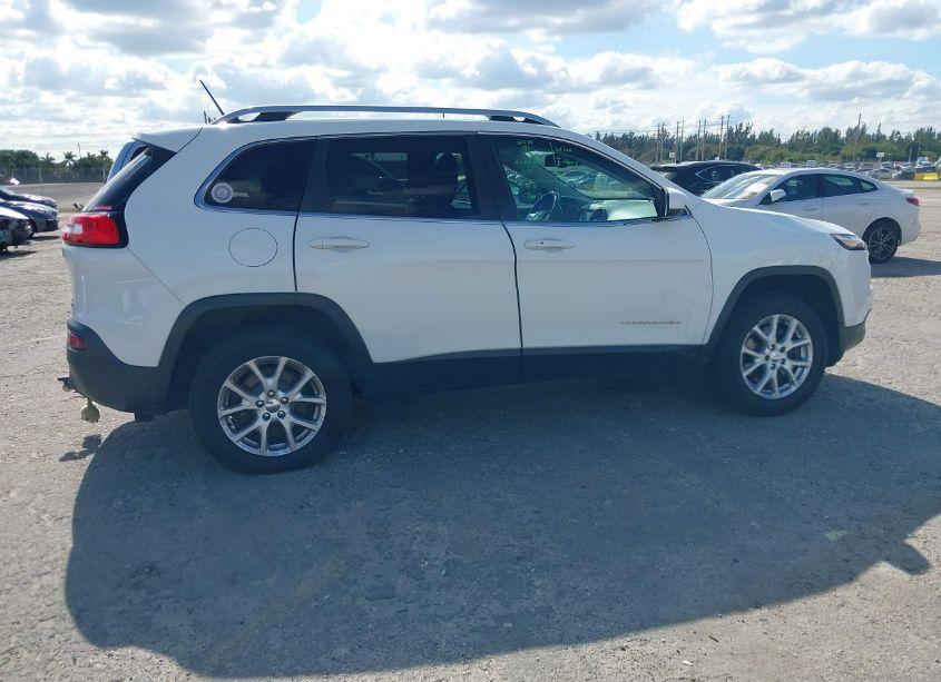 Photo 4 of 2014 Jeep Cherokee LATITUDE (VIN 1C4PJMCS6EW184414)