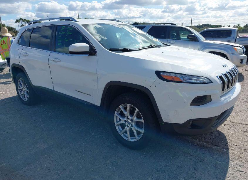 Photo 6 of 2014 Jeep Cherokee LATITUDE (VIN 1C4PJMCS6EW184414)