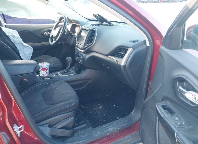 Photo 5 of 2015 Jeep Cherokee LATITUDE (VIN 1C4PJMCS6FW510424)