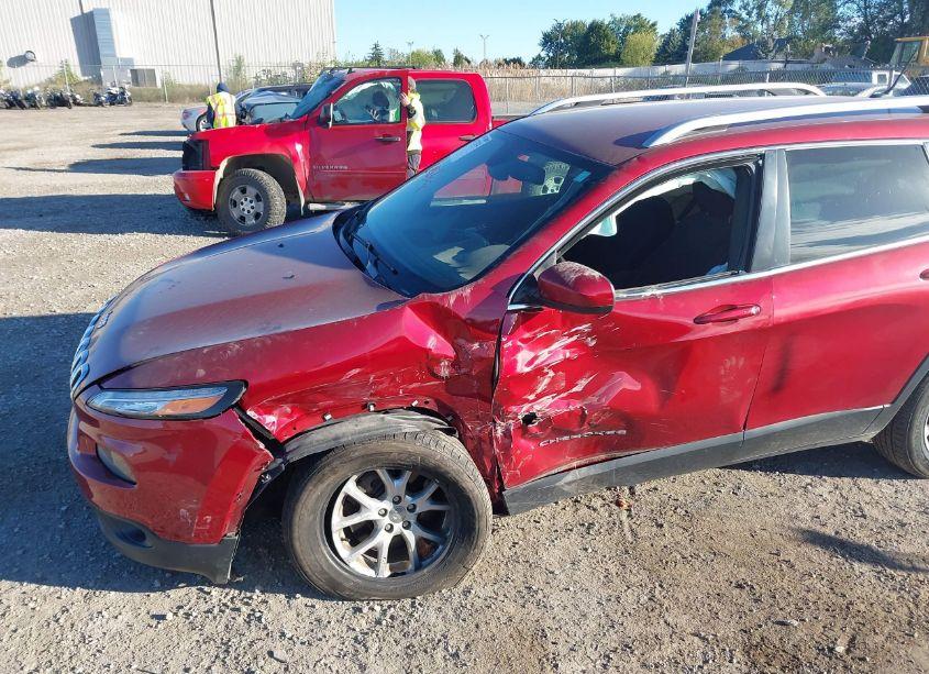 Photo 6 of 2015 Jeep Cherokee LATITUDE (VIN 1C4PJMCS6FW510424)