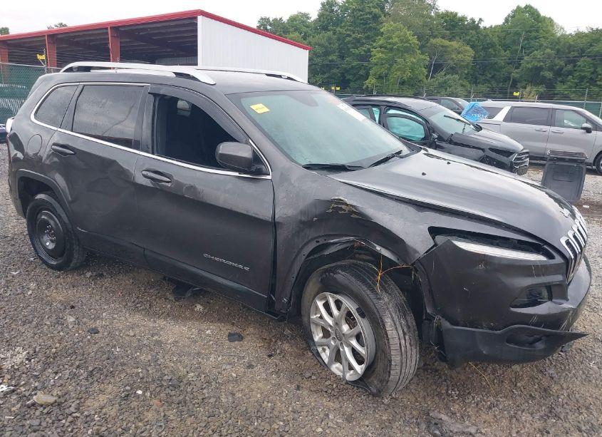 2015 Jeep Cherokee LATITUDE (VIN 1C4PJMCS6FW525084) main photo
