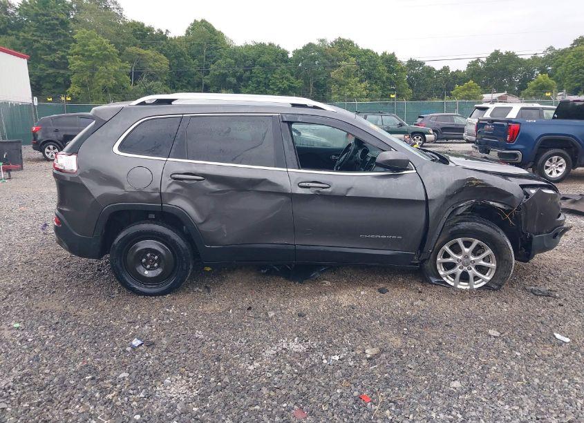 Photo 13 of 2015 Jeep Cherokee LATITUDE (VIN 1C4PJMCS6FW525084)