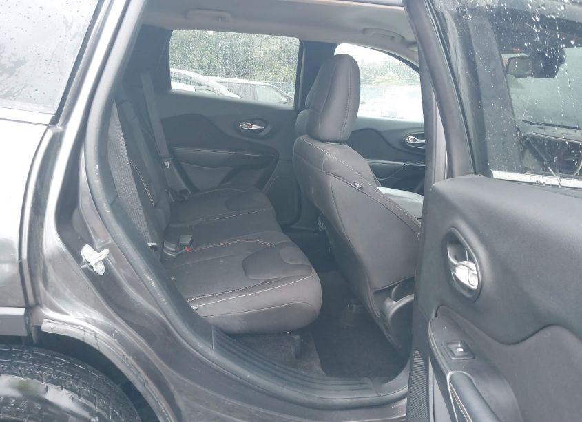 Photo 8 of 2015 Jeep Cherokee LATITUDE (VIN 1C4PJMCS6FW525084)