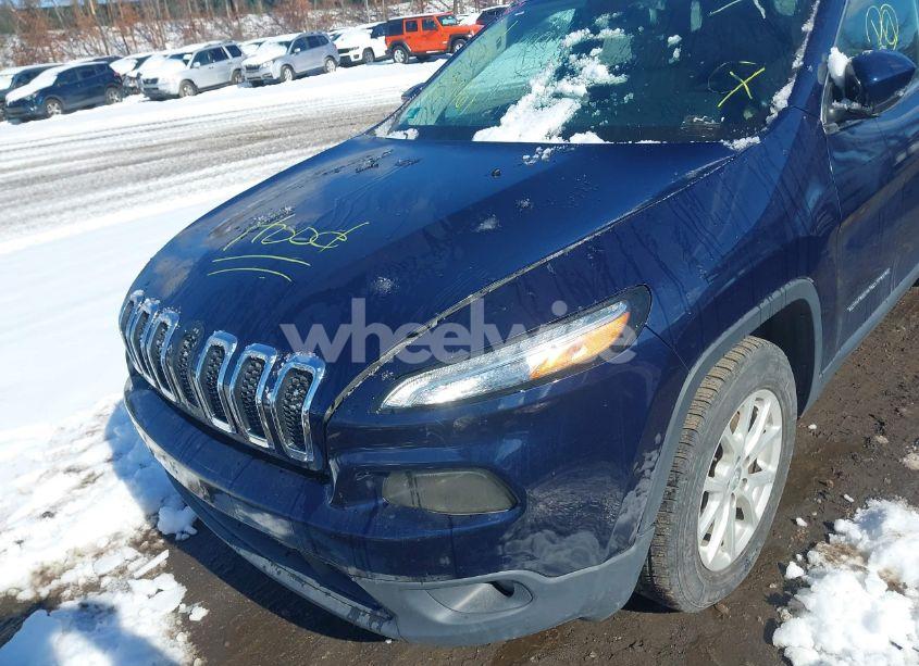 Photo 6 of 2015 Jeep Cherokee LATITUDE (VIN 1C4PJMCS6FW528244)