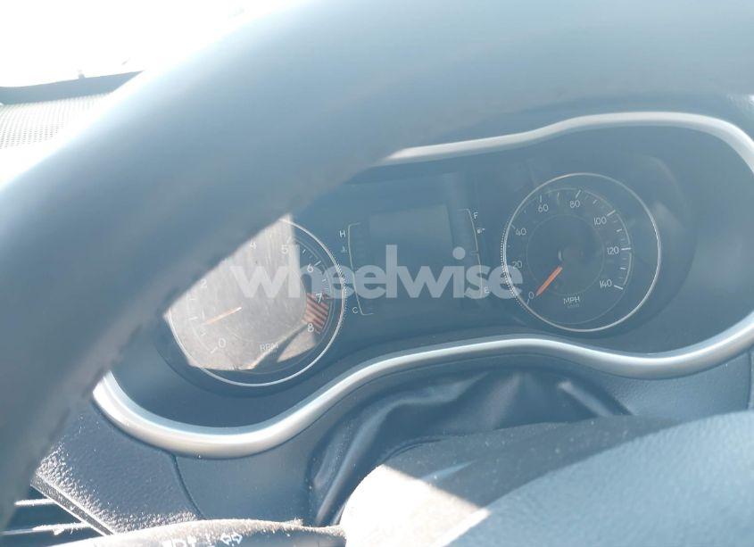 Photo 7 of 2015 Jeep Cherokee LATITUDE (VIN 1C4PJMCS6FW528244)