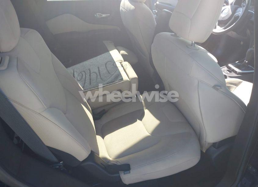 Photo 8 of 2015 Jeep Cherokee LATITUDE (VIN 1C4PJMCS6FW528244)