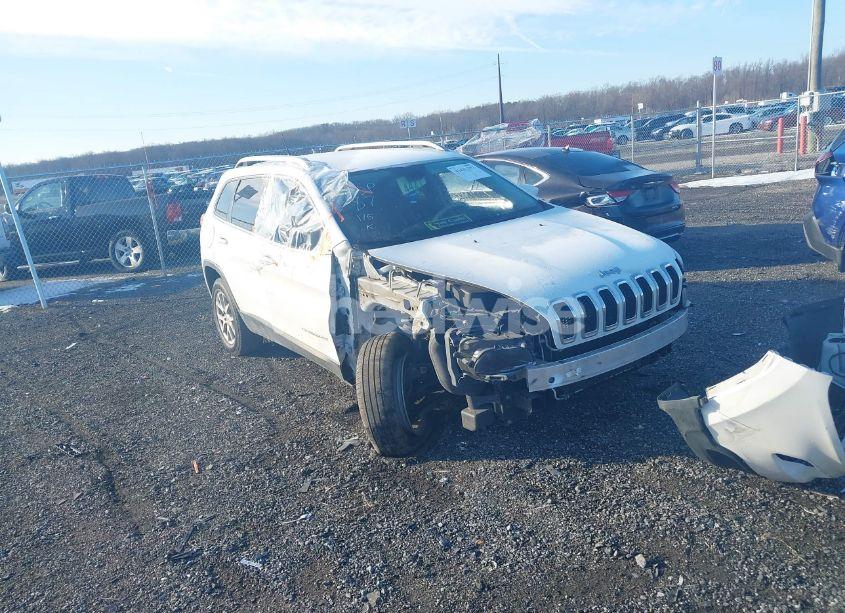 2015 Jeep Cherokee LATITUDE (VIN 1C4PJMCS6FW583776) main photo