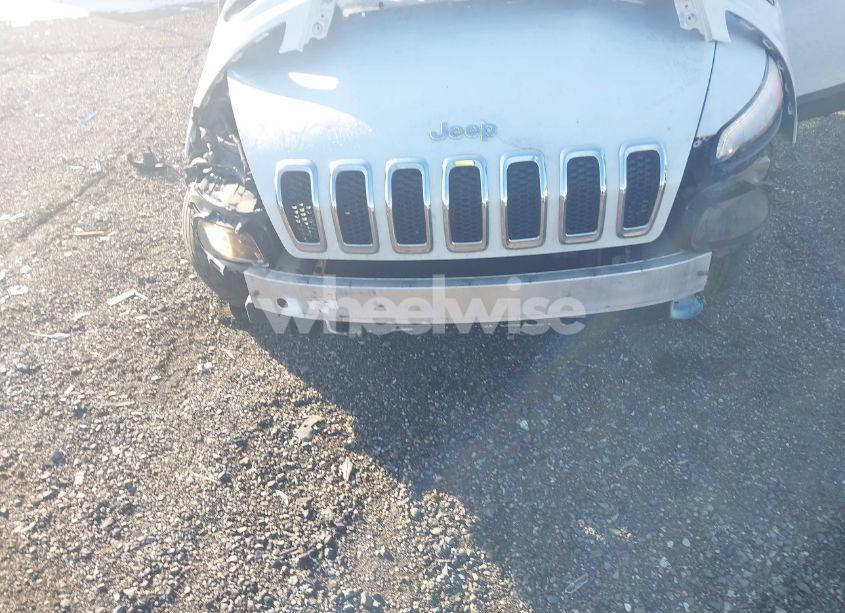 Photo 6 of 2015 Jeep Cherokee LATITUDE (VIN 1C4PJMCS6FW583776)