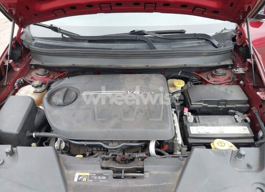 Photo 10 of 2015 Jeep Cherokee LATITUDE (VIN 1C4PJMCS6FW594812)