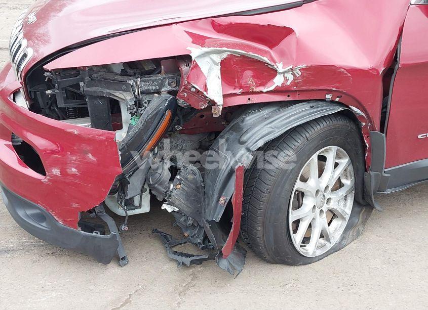 Photo 6 of 2015 Jeep Cherokee LATITUDE (VIN 1C4PJMCS6FW594812)