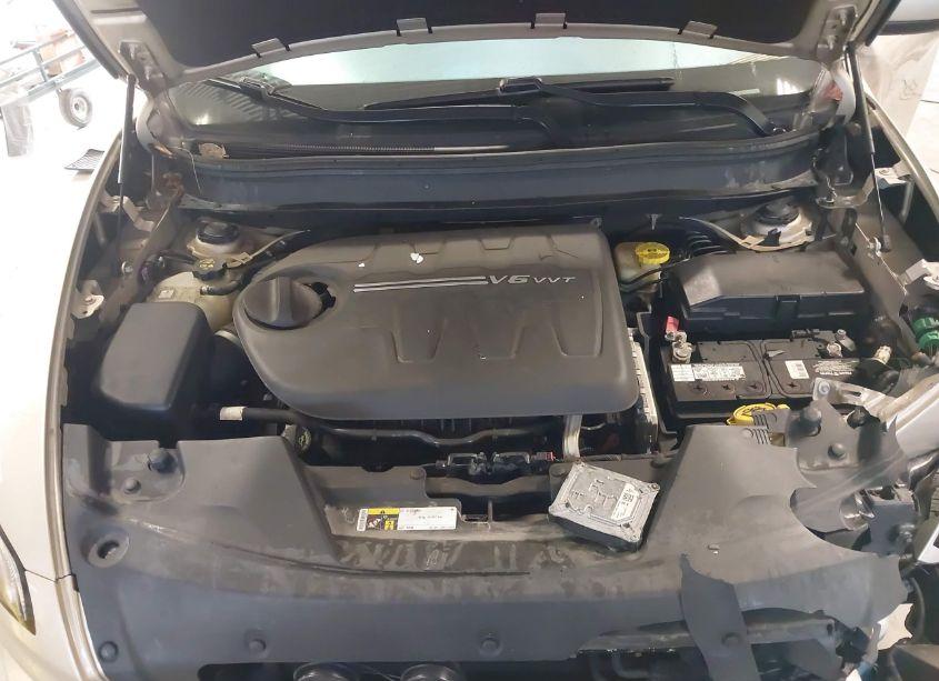 Photo 10 of 2015 Jeep Cherokee LATITUDE (VIN 1C4PJMCS6FW600110)