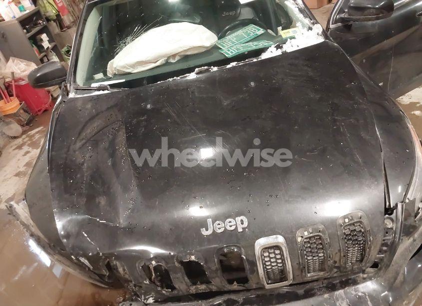 Photo 10 of 2015 Jeep Cherokee LATITUDE (VIN 1C4PJMCS6FW676622)