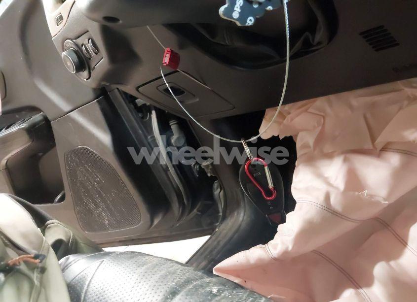 Photo 11 of 2015 Jeep Cherokee LATITUDE (VIN 1C4PJMCS6FW676622)