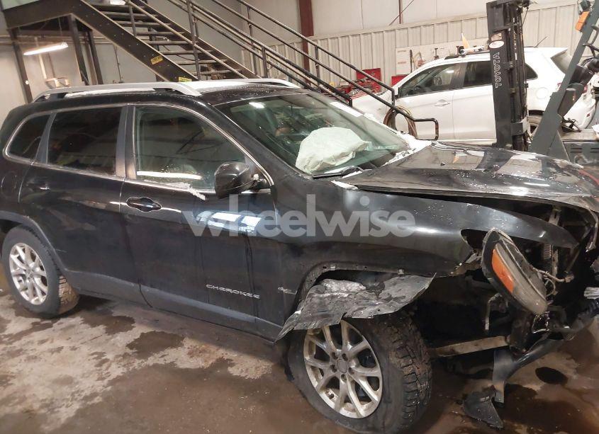 Photo 14 of 2015 Jeep Cherokee LATITUDE (VIN 1C4PJMCS6FW676622)