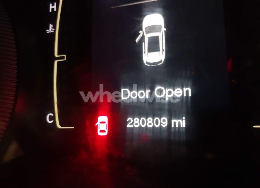 Photo 16 of 2015 Jeep Cherokee LATITUDE (VIN 1C4PJMCS6FW676622)