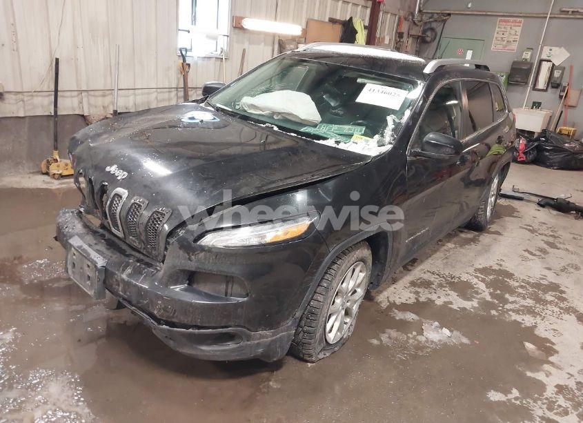 Photo 2 of 2015 Jeep Cherokee LATITUDE (VIN 1C4PJMCS6FW676622)