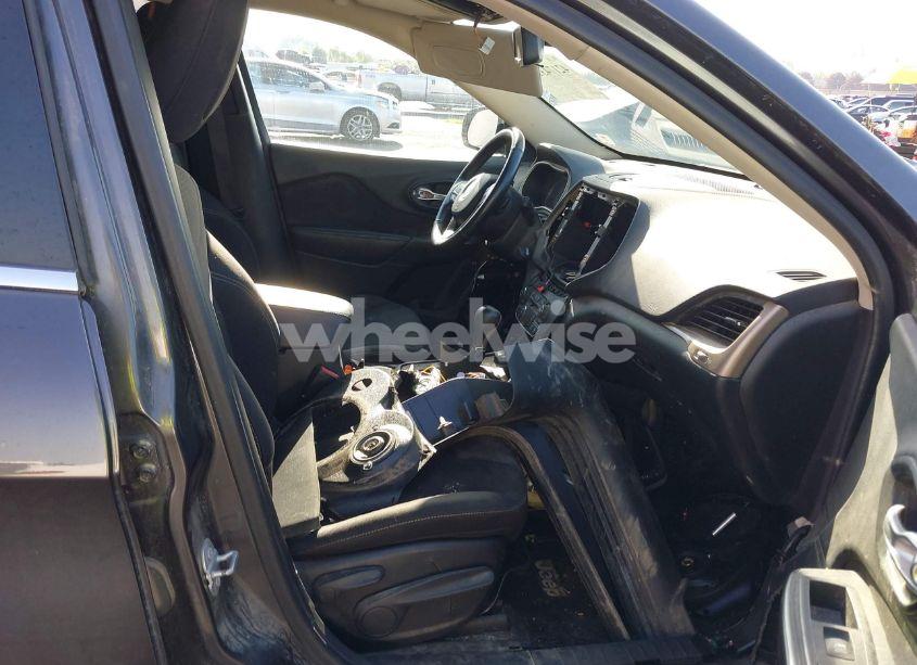 Photo 5 of 2015 Jeep Cherokee LATITUDE (VIN 1C4PJMCS6FW750363)