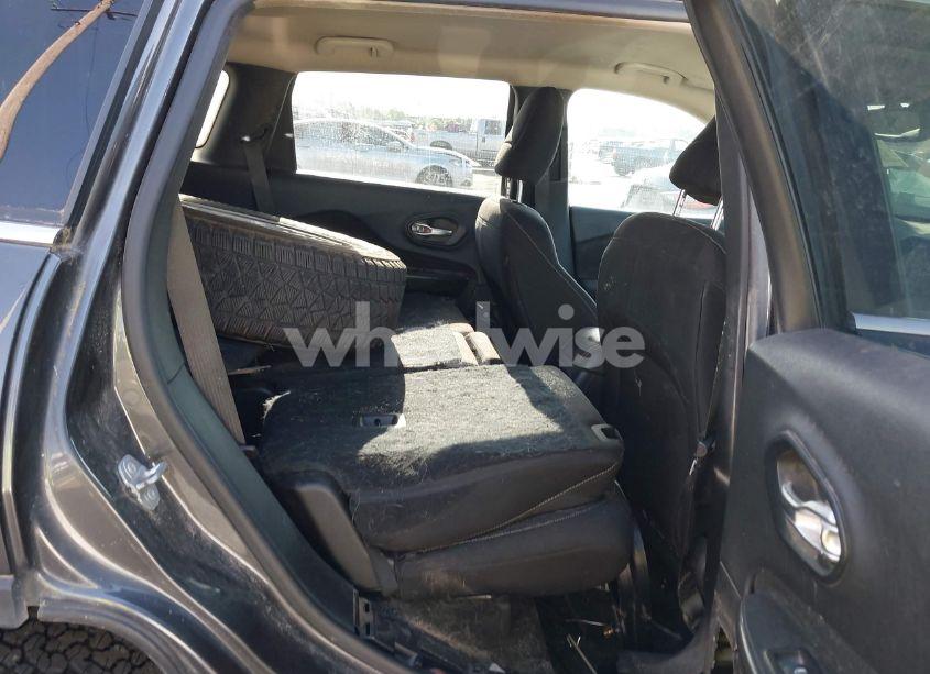 Photo 8 of 2015 Jeep Cherokee LATITUDE (VIN 1C4PJMCS6FW750363)