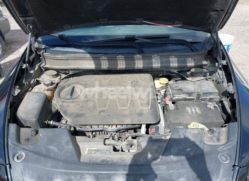 Photo 10 of 2015 Jeep Cherokee LATITUDE (VIN 1C4PJMCS6FW794850)