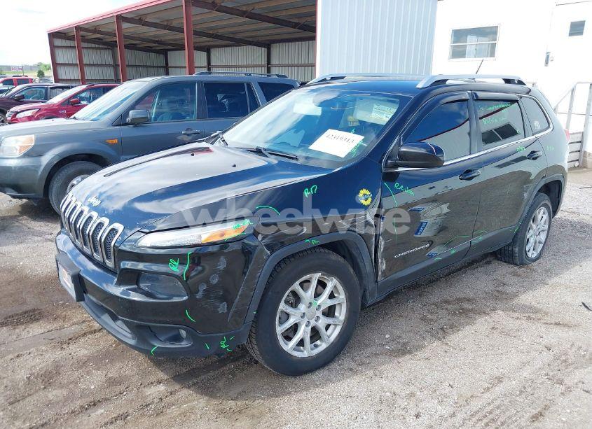 Photo 2 of 2015 Jeep Cherokee LATITUDE (VIN 1C4PJMCS6FW794850)