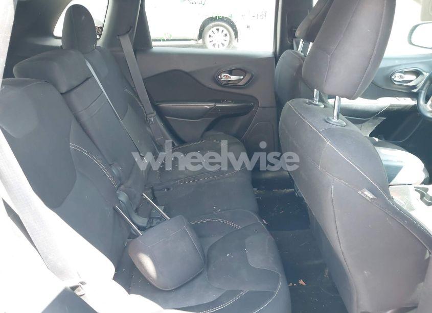 Photo 8 of 2015 Jeep Cherokee LATITUDE (VIN 1C4PJMCS6FW794850)
