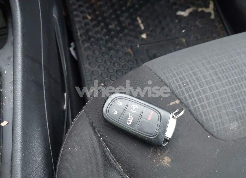 Photo 11 of 2016 Jeep Cherokee LATITUDE (VIN 1C4PJMCS6GW105892)